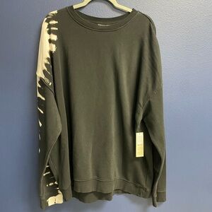 No Boundaries Black and Cream Tie-Dye Crewneck Sweater